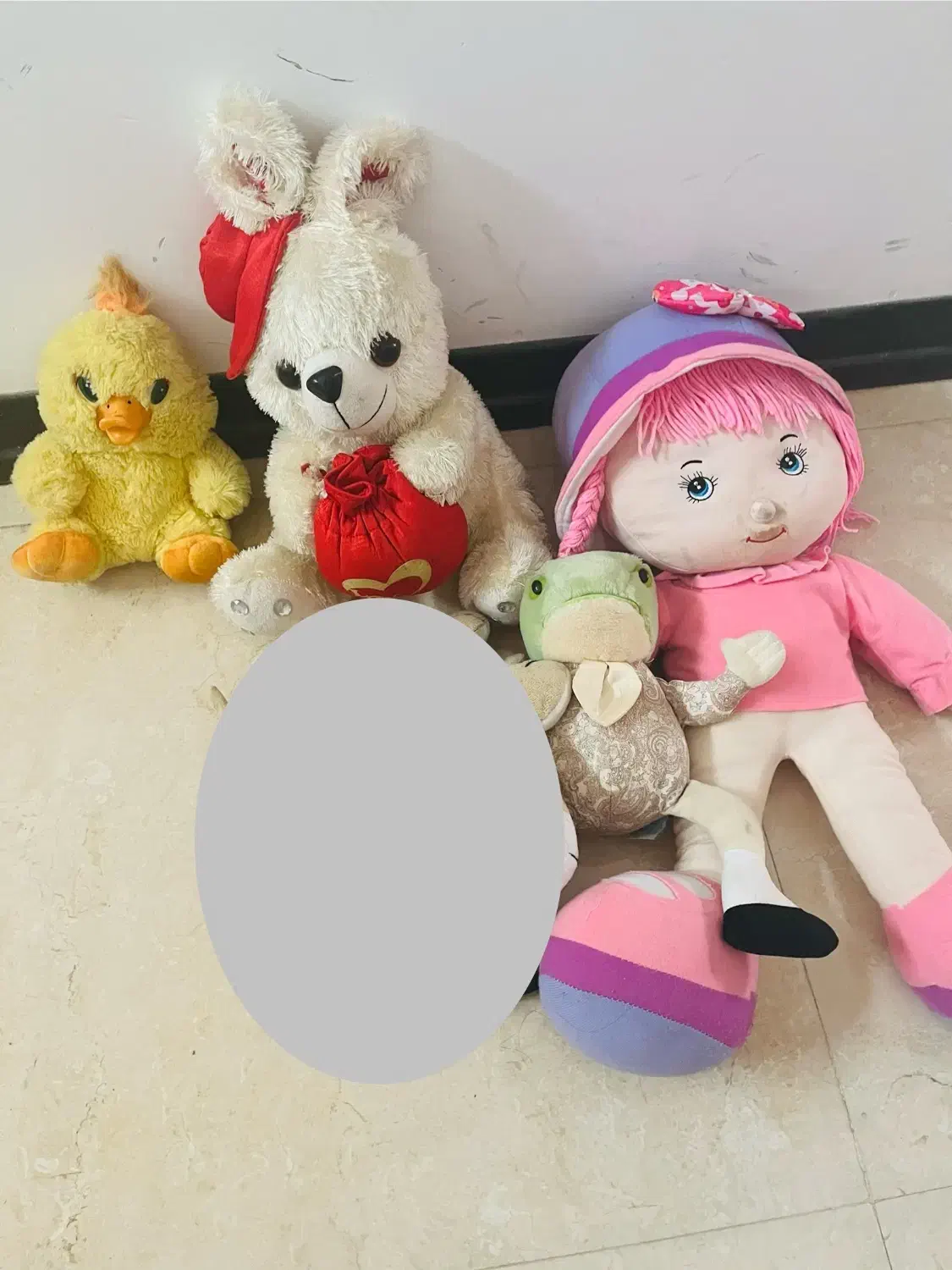 عروسک|اسباب‌بازی بچه|کرمان, |دیوار