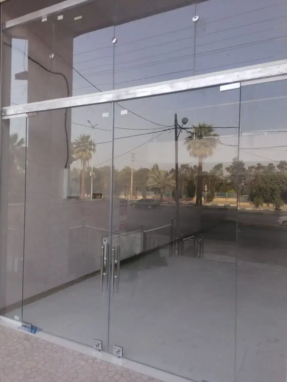 تعمیرات درب برقی وشیشه سکوریت|خدمات پیشه و مهارت|شیراز, رحمت‌آباد|دیوار