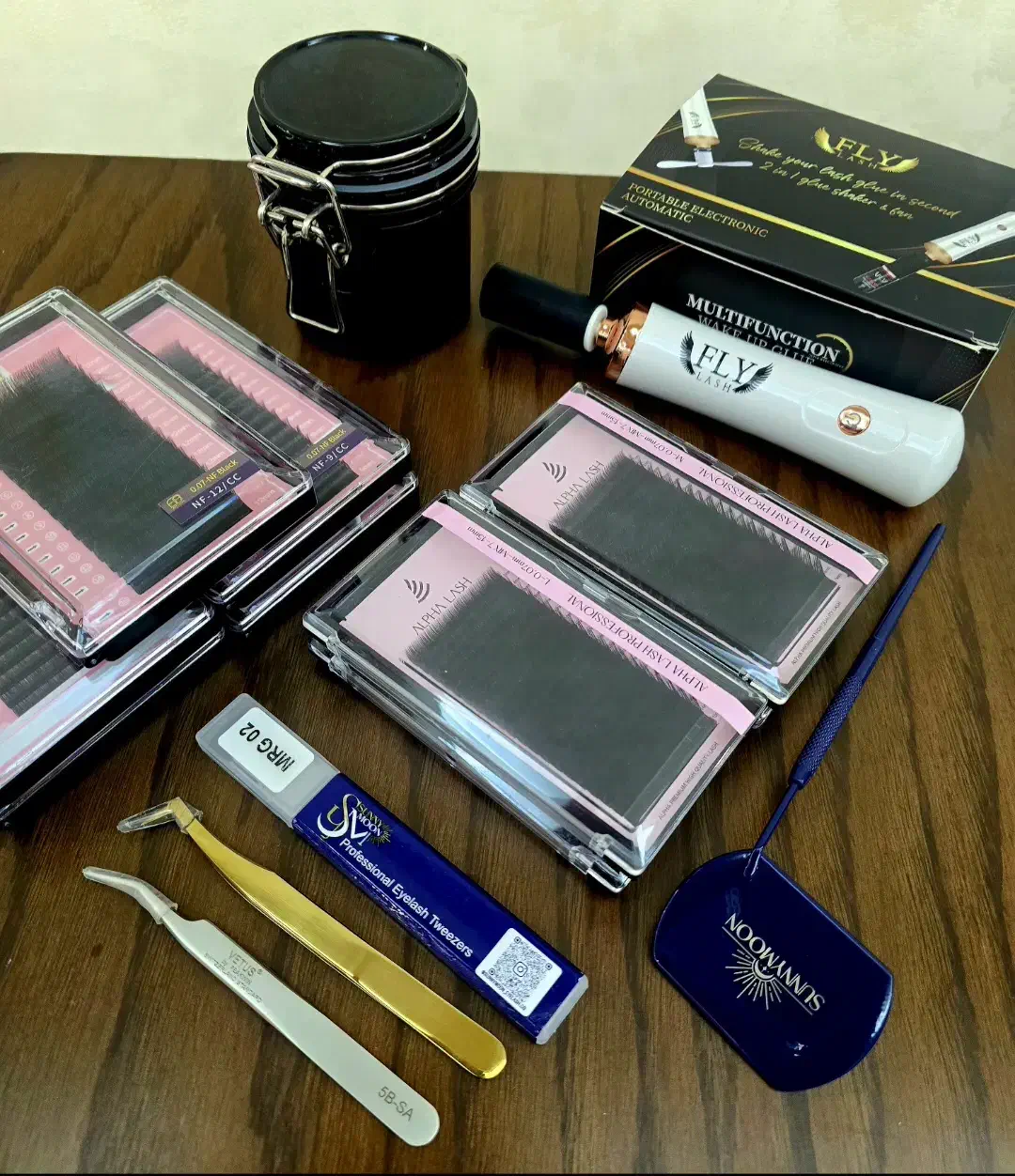 وسایل مژه|آرایشگاه و سالن‌های زیبایی|اردبیل, |دیوار