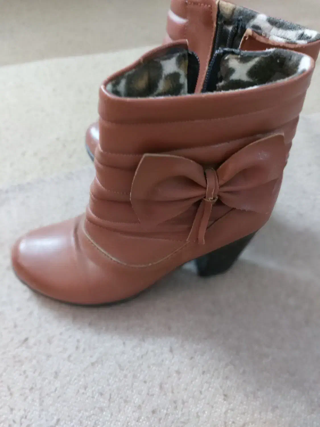 کفش و کاپشن|کیف، کفش، کمربند|خوی, |دیوار