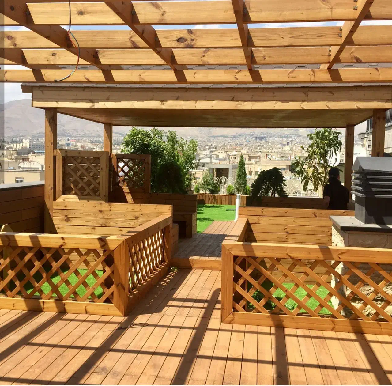 اجرای پله گرد تخصصی نصب چوب ترمو آلاچیق کف نما|خدمات پیشه و مهارت|تهران, المهدی|دیوار