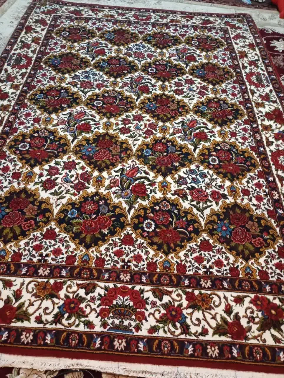 فرش دست بافت|فرش|پیر بکران, |دیوار