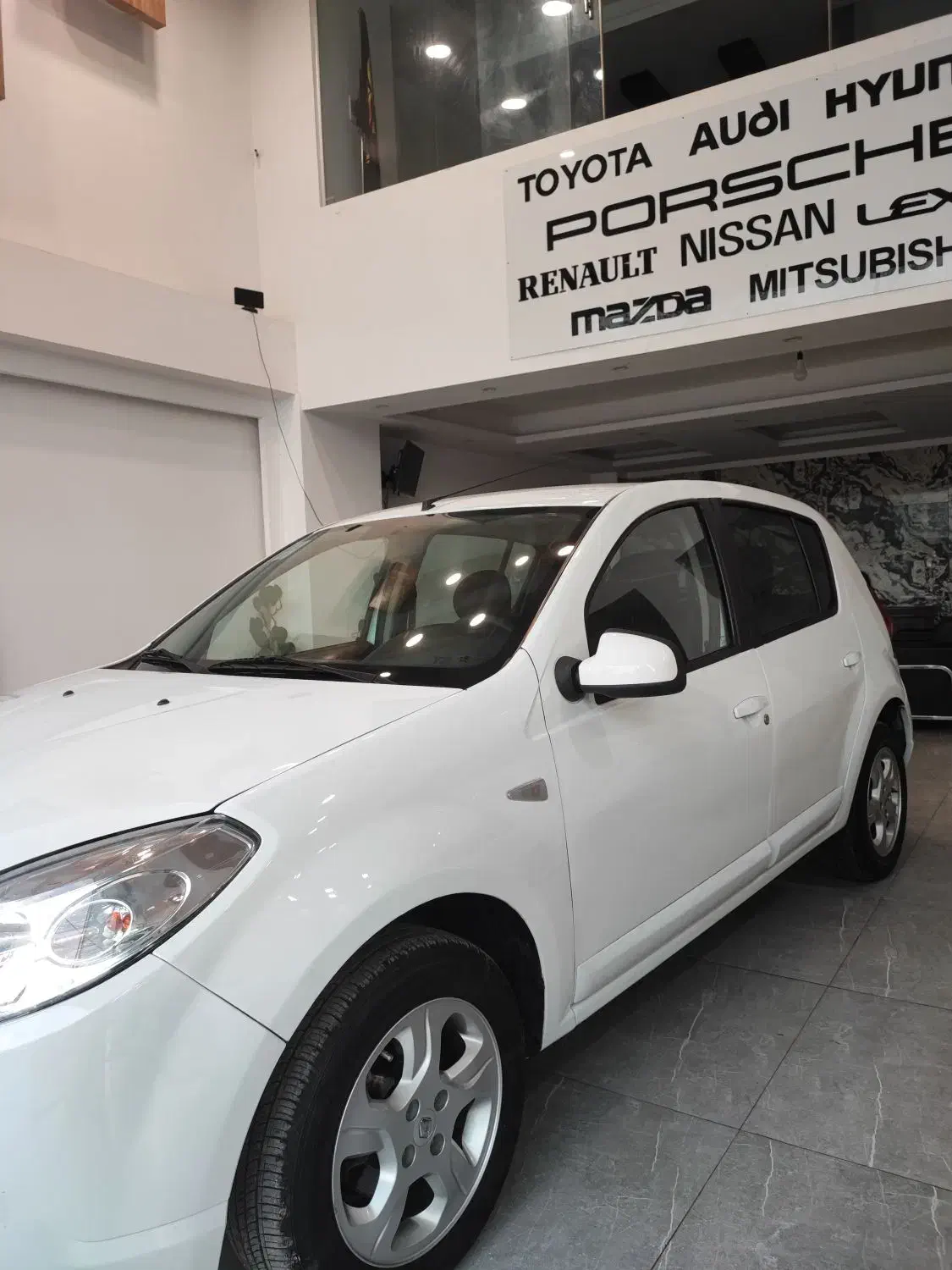 ساندرو مدل ۱۳۹۶ بدون رنگ|خودرو سواری و وانت|بابل, |دیوار