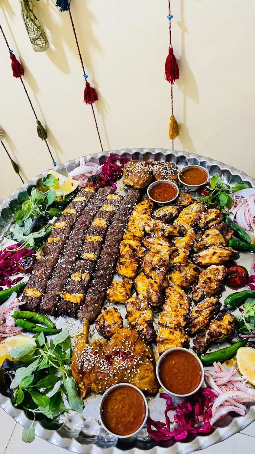 سالندار و قلیان زن|استخدام خدمات فروشگاه و رستوران|سیرجان, |دیوار