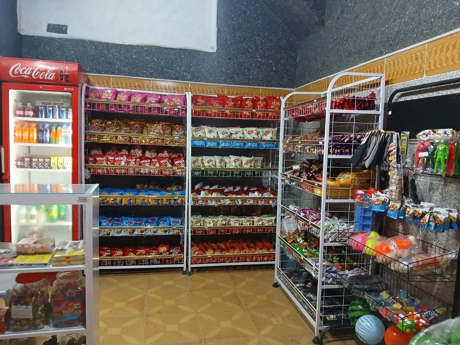 فروش فوری فوری تنقلات 55 ملیون|اجارهٔ مغازه و غرفه|قم, شهرک فاطمیه|دیوار