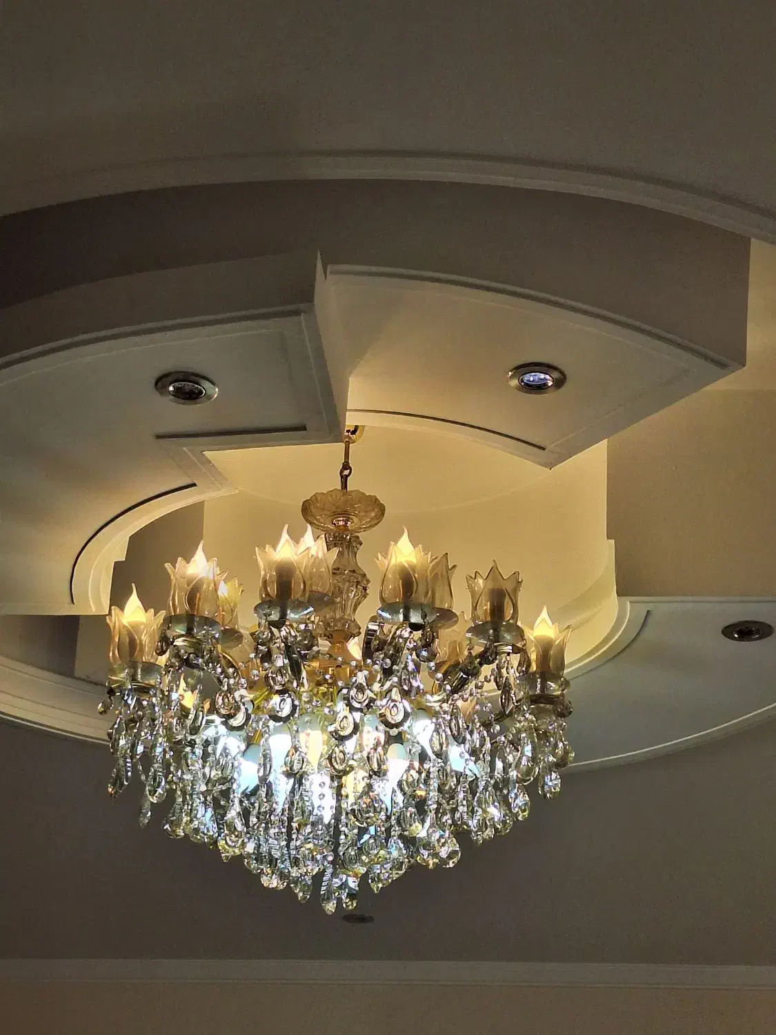 لوستر بزرگ بسیار زیبا|لوستر و چراغ آویز|کرج, اتحاد|دیوار