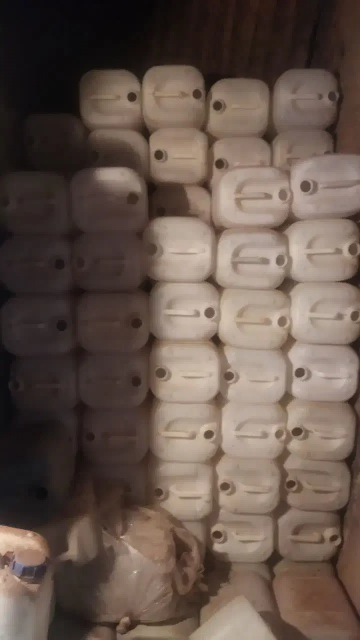 ۲۰ لیتری و ۲۲۰ لیتری و ۱۲۰ لیتری|ظروف نگهدارنده، پلاستیکی، یک‌بارمصرف|یزد, |دیوار