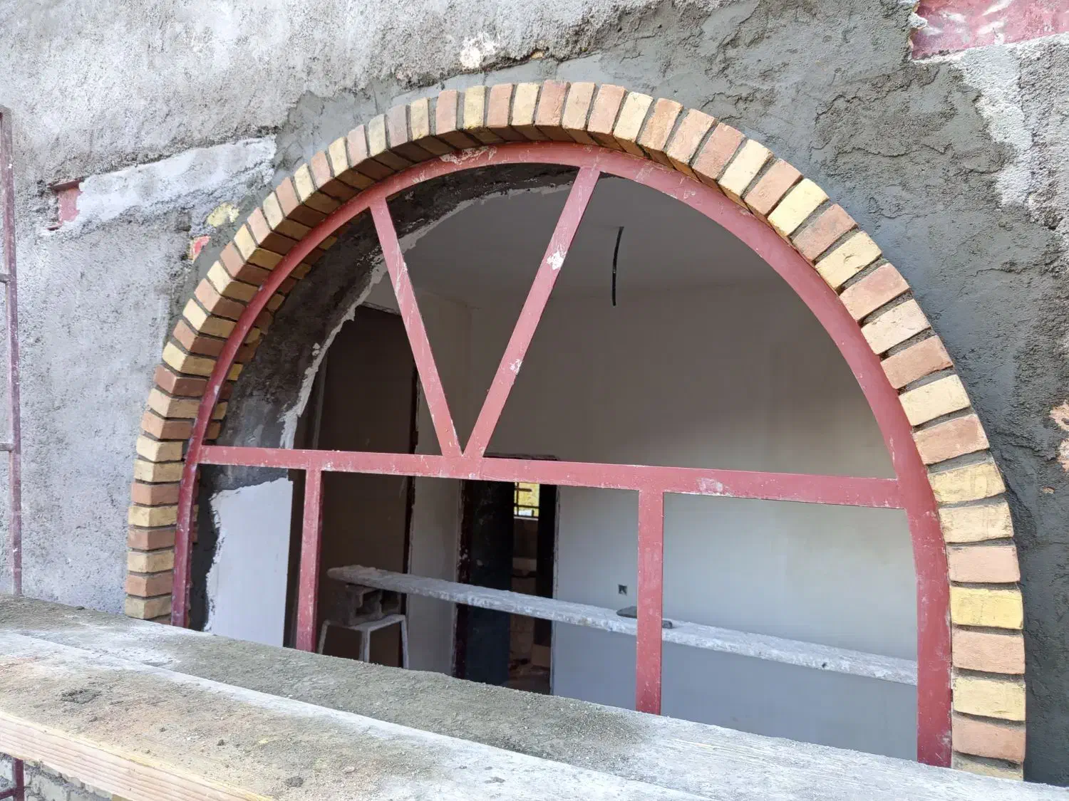 کارگر بومی جهت کار کاشی کاری و سنگ کاری|استخدام معماری، عمران و ساختمانی|یزد, |دیوار