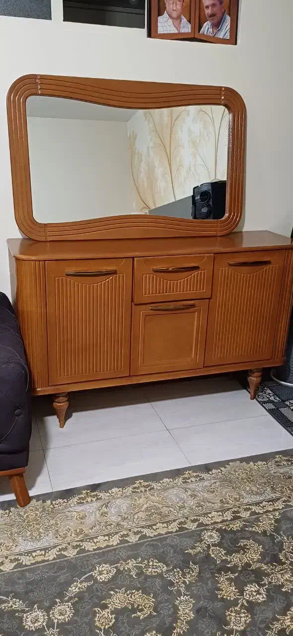 آینه کنسول و میز تلویزیون|بوفه، ویترین، کنسول|بروجرد, |دیوار