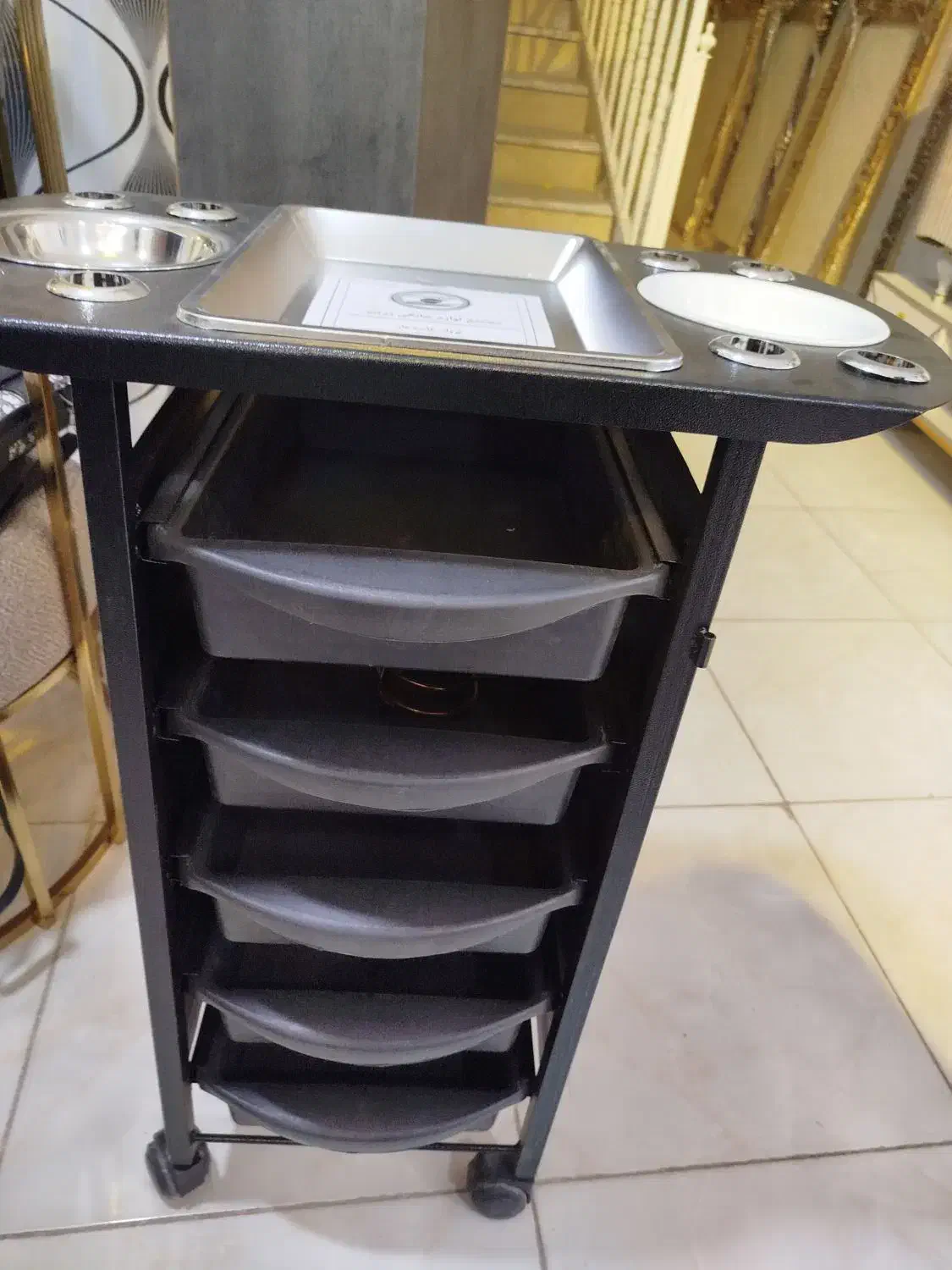 ترولی کاسه دار مجموعه زرکالا|آرایشگاه و سالن‌های زیبایی|یاسوج, |دیوار