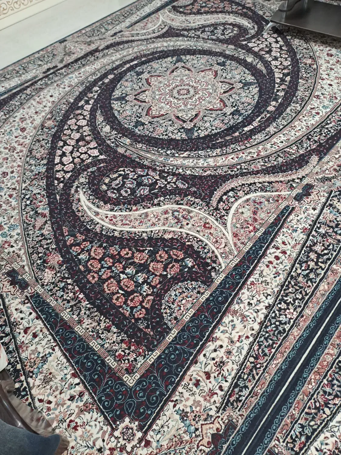 فروش فوری دو تخته فرش کهکشان ۷۰۰شانه۱۲ متری|فرش|تربتحیدریه, قائم|دیوار