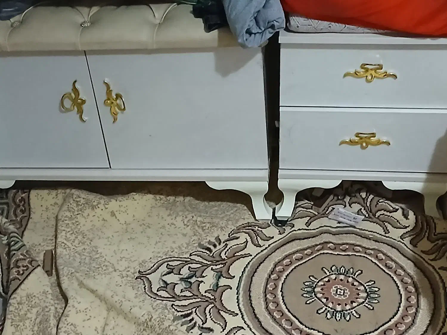 میز کشو دار کنسول، پاتختی، تخت دو نفره، تشک|تخت و سرویس خواب|گلبهار, شهر جدید گلبهار|دیوار