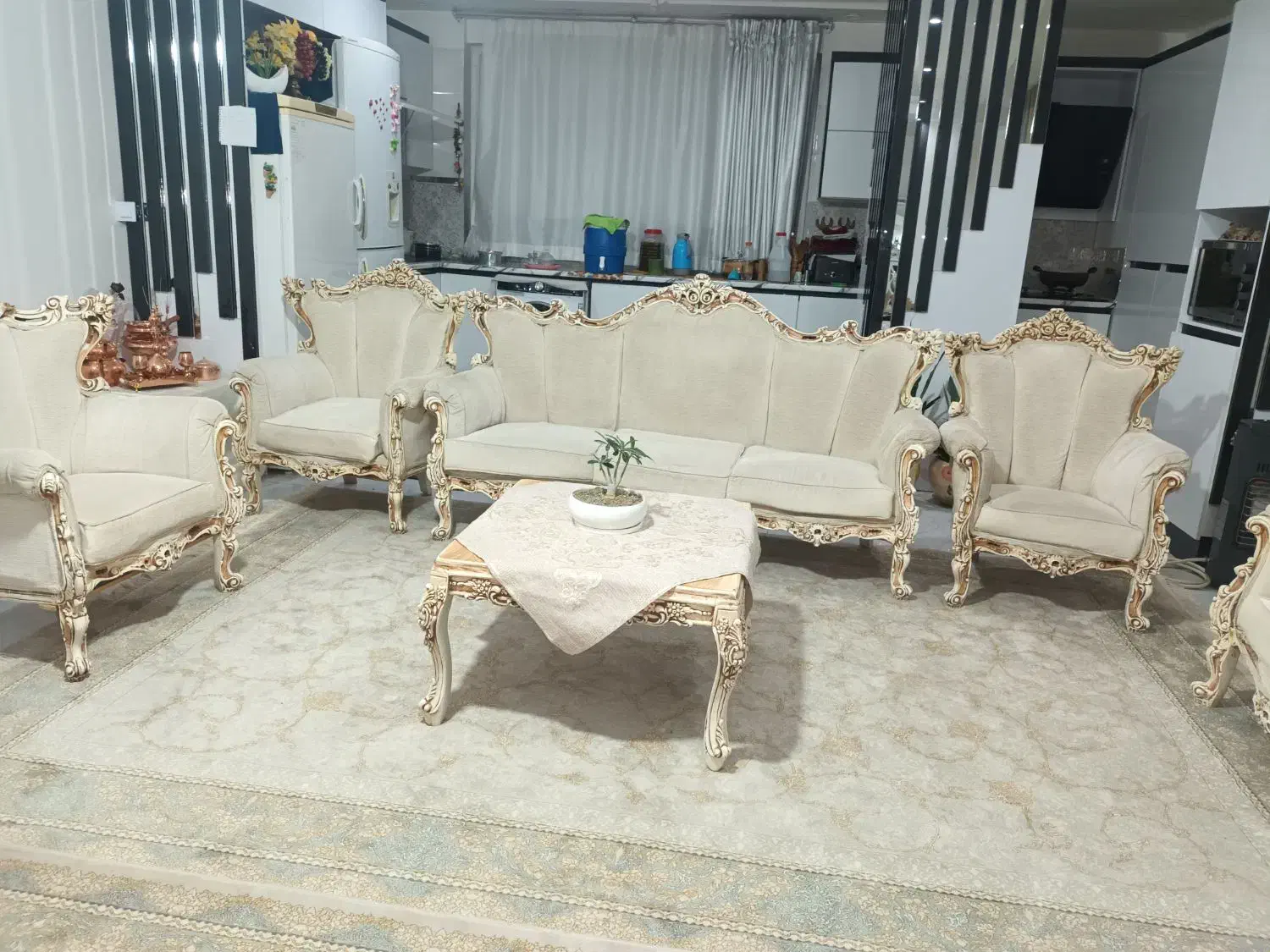 مبل ۷نفره سلطنتی رنگ روشن|مبلمان خانگی و میز عسلی|اشتهارد, |دیوار