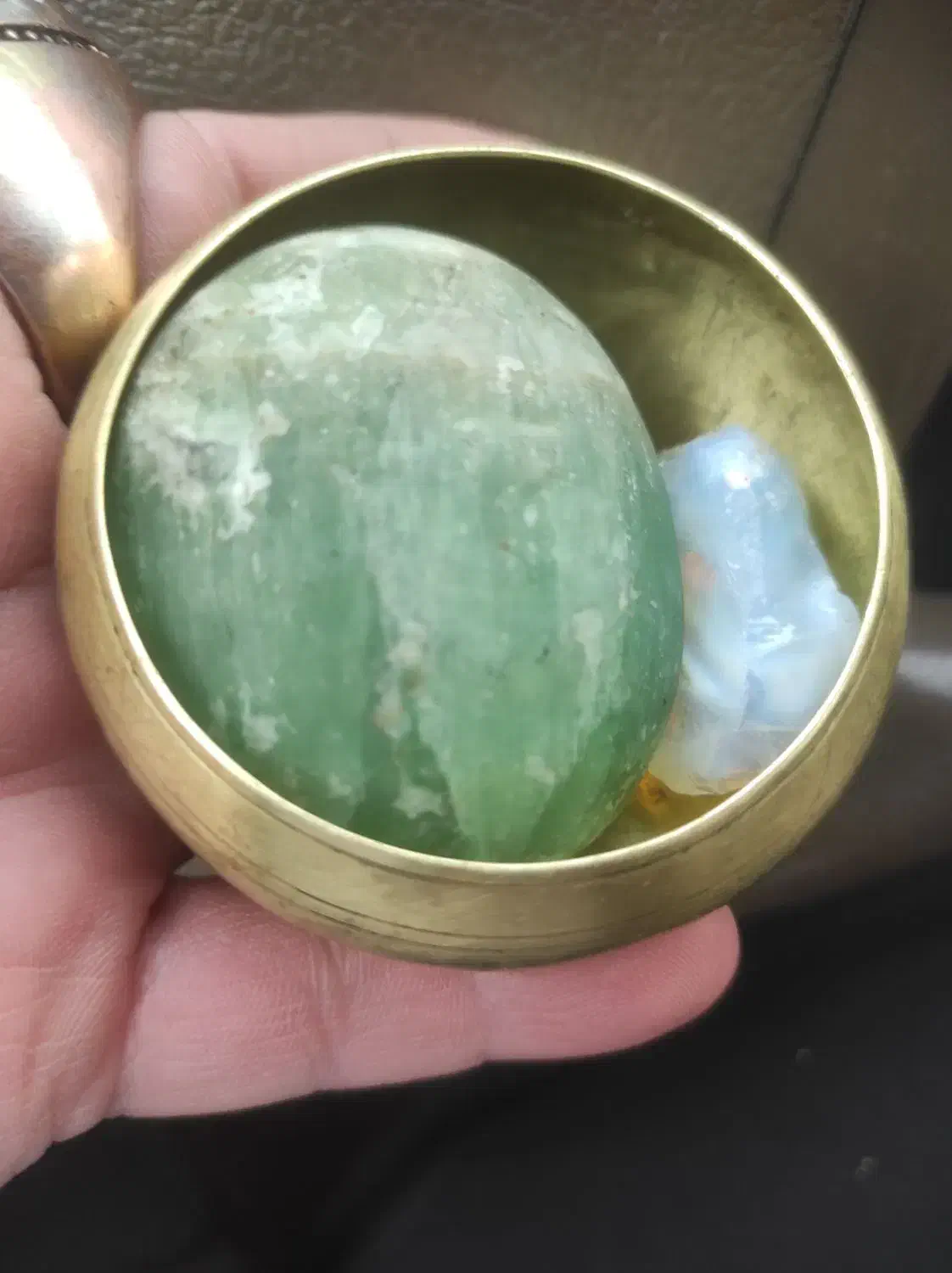 صدو سی گرم زمرد اعلا|جواهرات|ری, سرتخت|دیوار