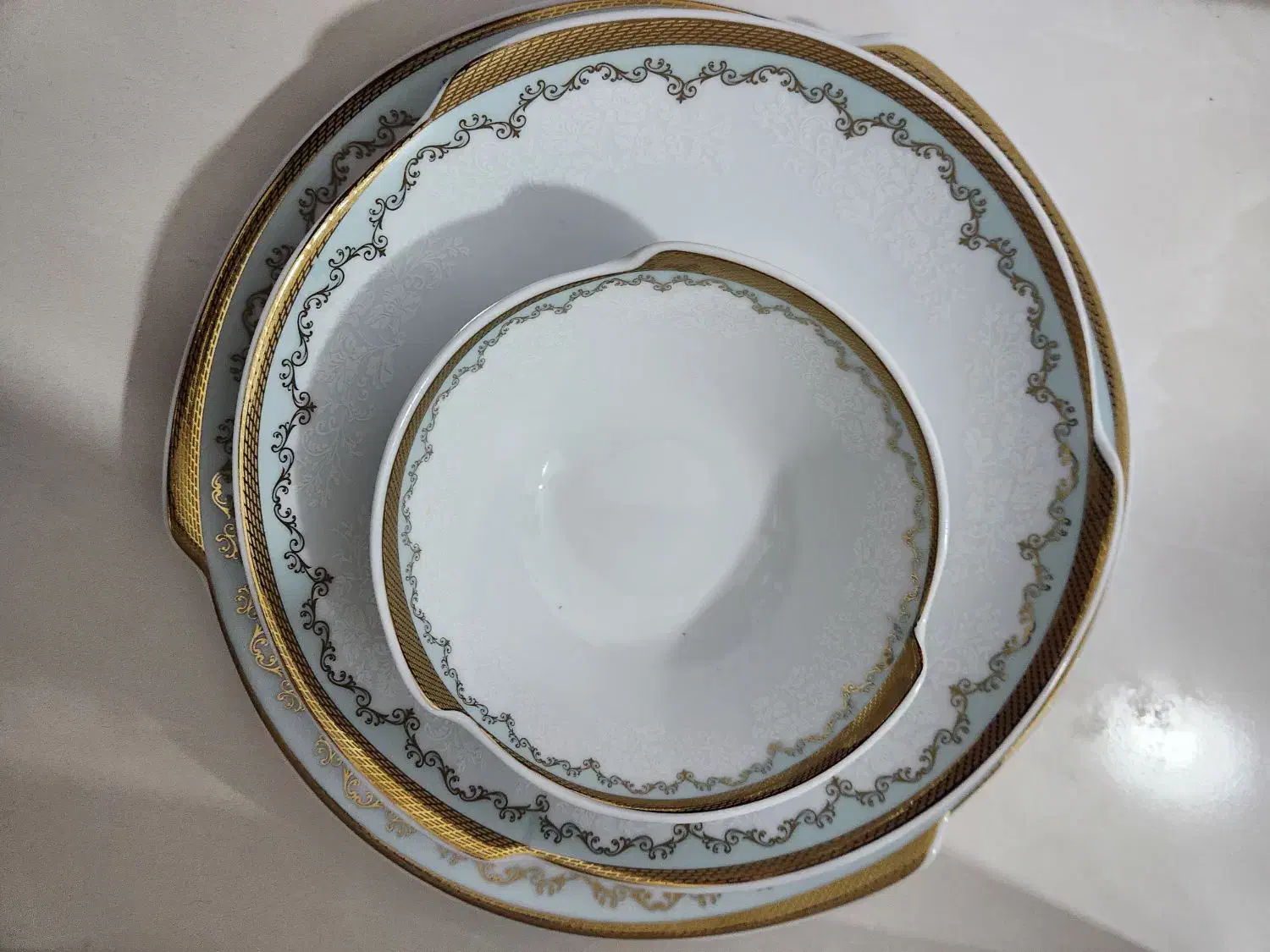 سرویس چینی تقدیس ۲۴ نفره کم کار|ظروف سرو و پذیرایی|سبزوار, چهارراه فرودگاه|دیوار