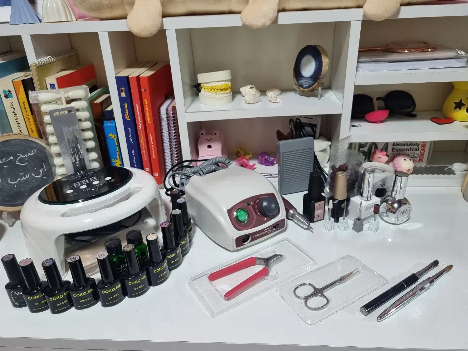 وسایل کاشت ناخن برای شروع.در حد نو.سالم و تمیز.|آرایشی، بهداشتی، درمانی|تنکابن, |دیوار