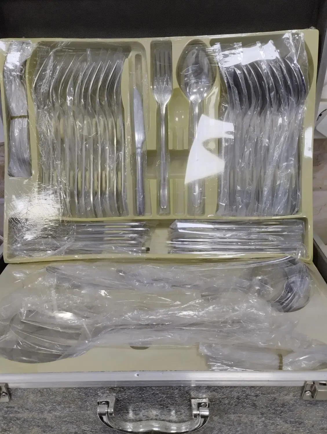 سرویس قاشق و چنگال ۲۴ نفره|ظروف سرو و پذیرایی|میاندوآب, |دیوار