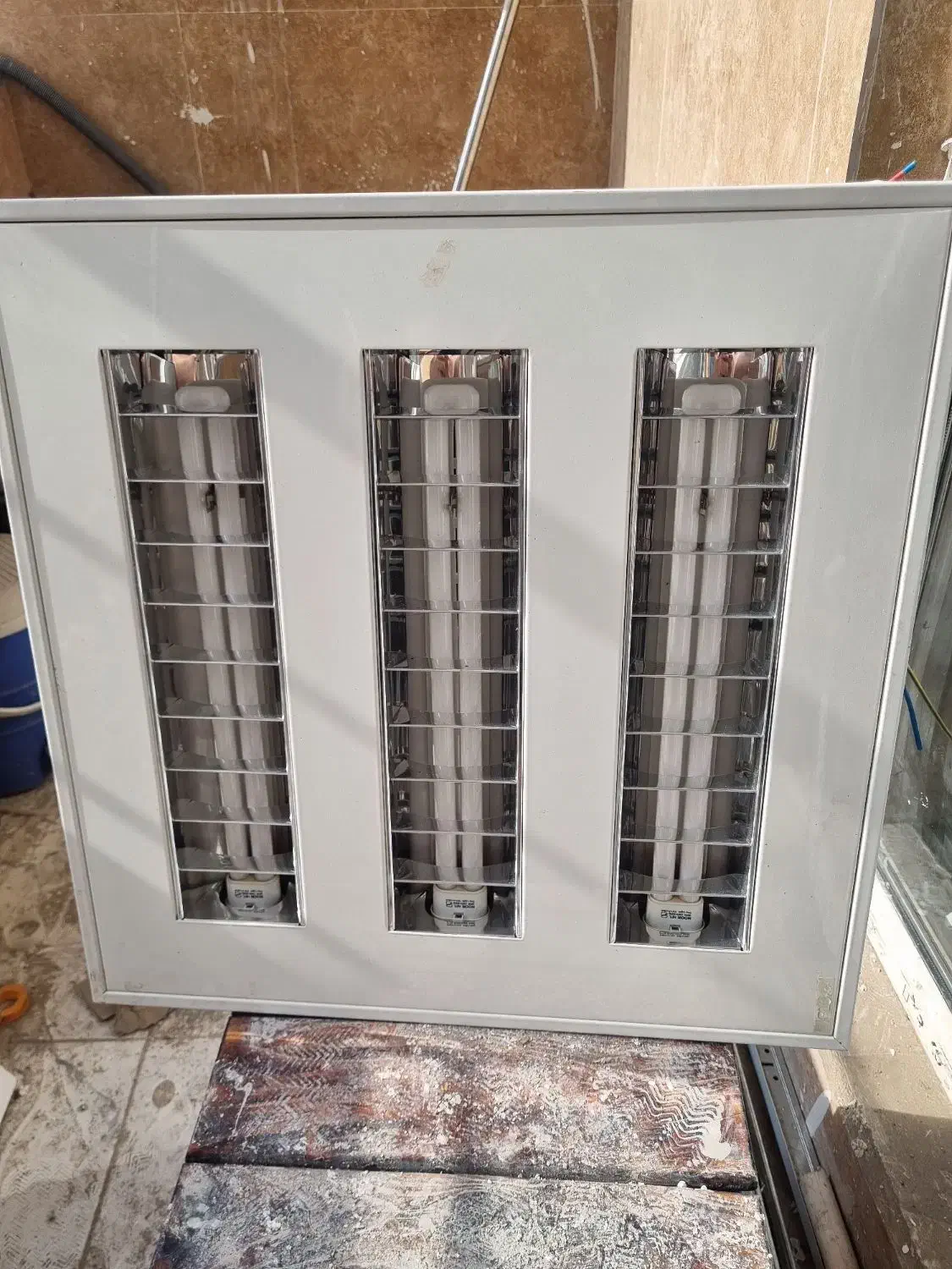 لوازم برق و روشنایی|لامپ و چراغ|اهواز, سپیدار|دیوار