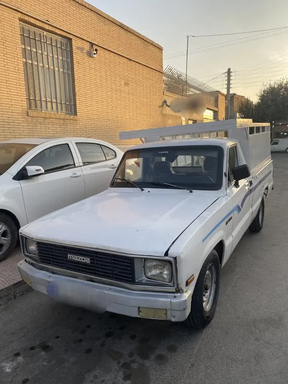 وانت مزدا ۱۶۰۰|خودرو سواری و وانت|یزد, |دیوار