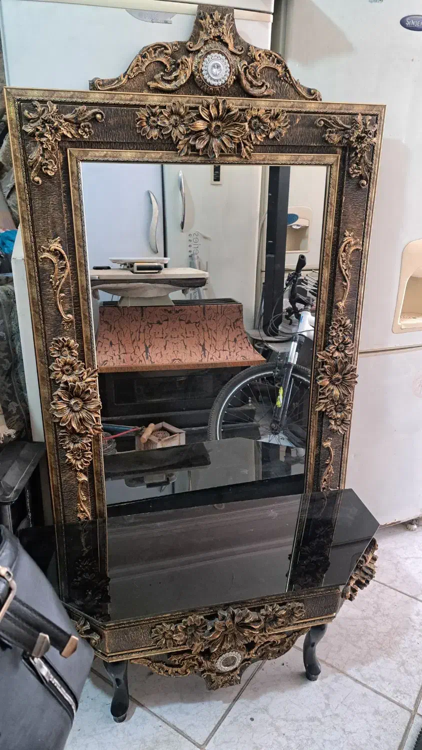 آیینه|آینه|قرچک, زیبا شهر|دیوار