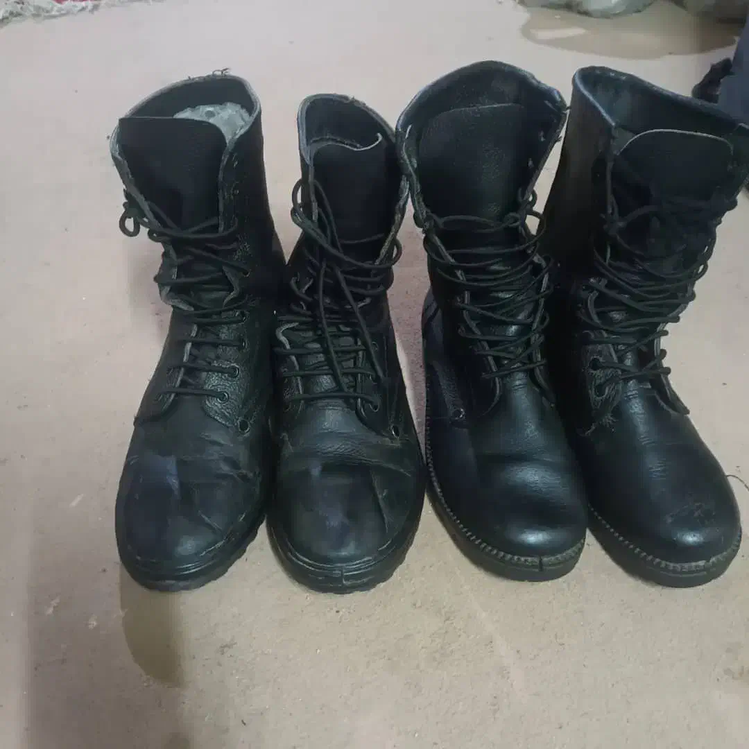 پوتین سربازی|کیف، کفش، کمربند|برخوار, |دیوار