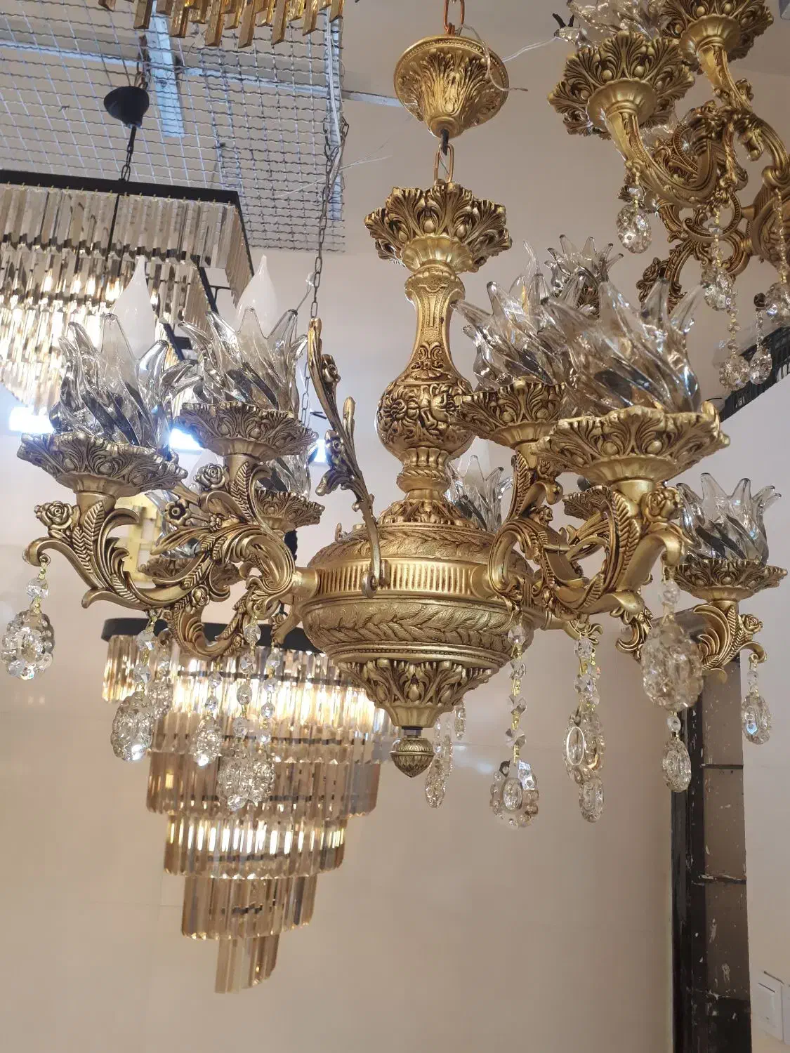 لوستر۱۰شعله فقط ۳میلیون|لوستر و چراغ آویز|مشهد, نوید|دیوار