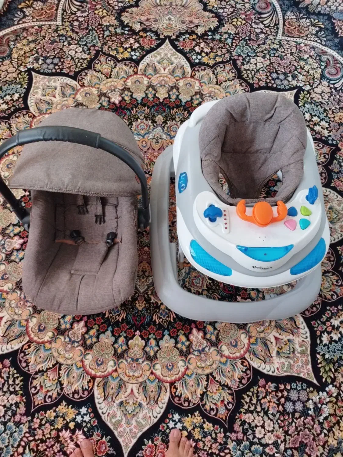 روروئک و کریر سالم و موزیکال خیلی کم استفاده شده|کالسکه و لوازم جانبی|شراء, |دیوار