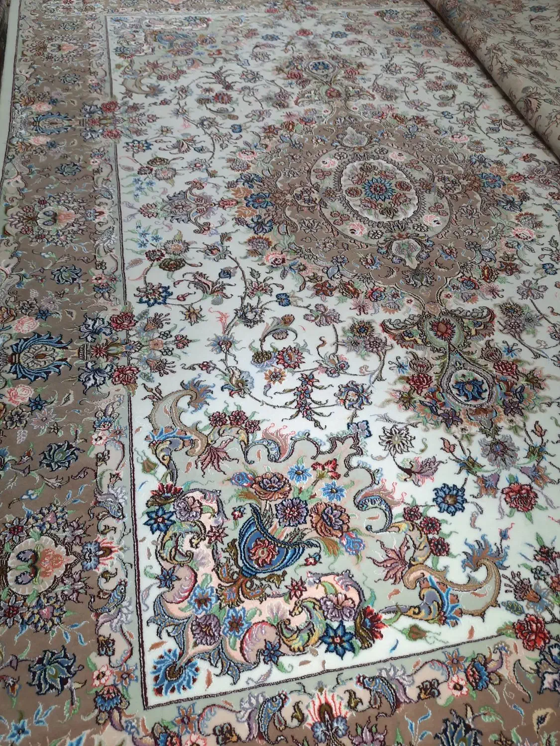 فرش تک و جفت ۹متر دستباف طرح تبریز خطیبی گل ابریشم|فرش|تهران, دریاچه شهدای خلیج فارس|دیوار