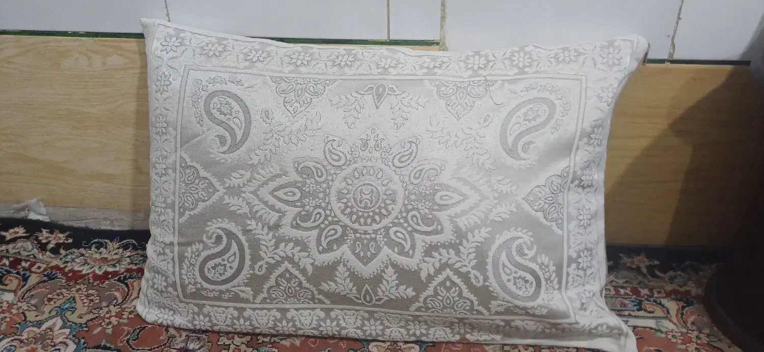 روبالشتی سلطنتی|رختخواب، بالش، پتو|قم, علی آباد سعدگان|دیوار