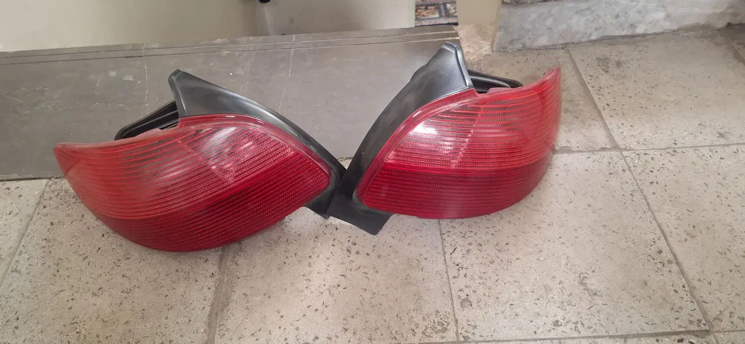 یه جفت چراغ خطر۲۰۶ کبریتی در حد نو بامدار وجاذغالی|قطعات یدکی و لوازم جانبی|قزوین, |دیوار