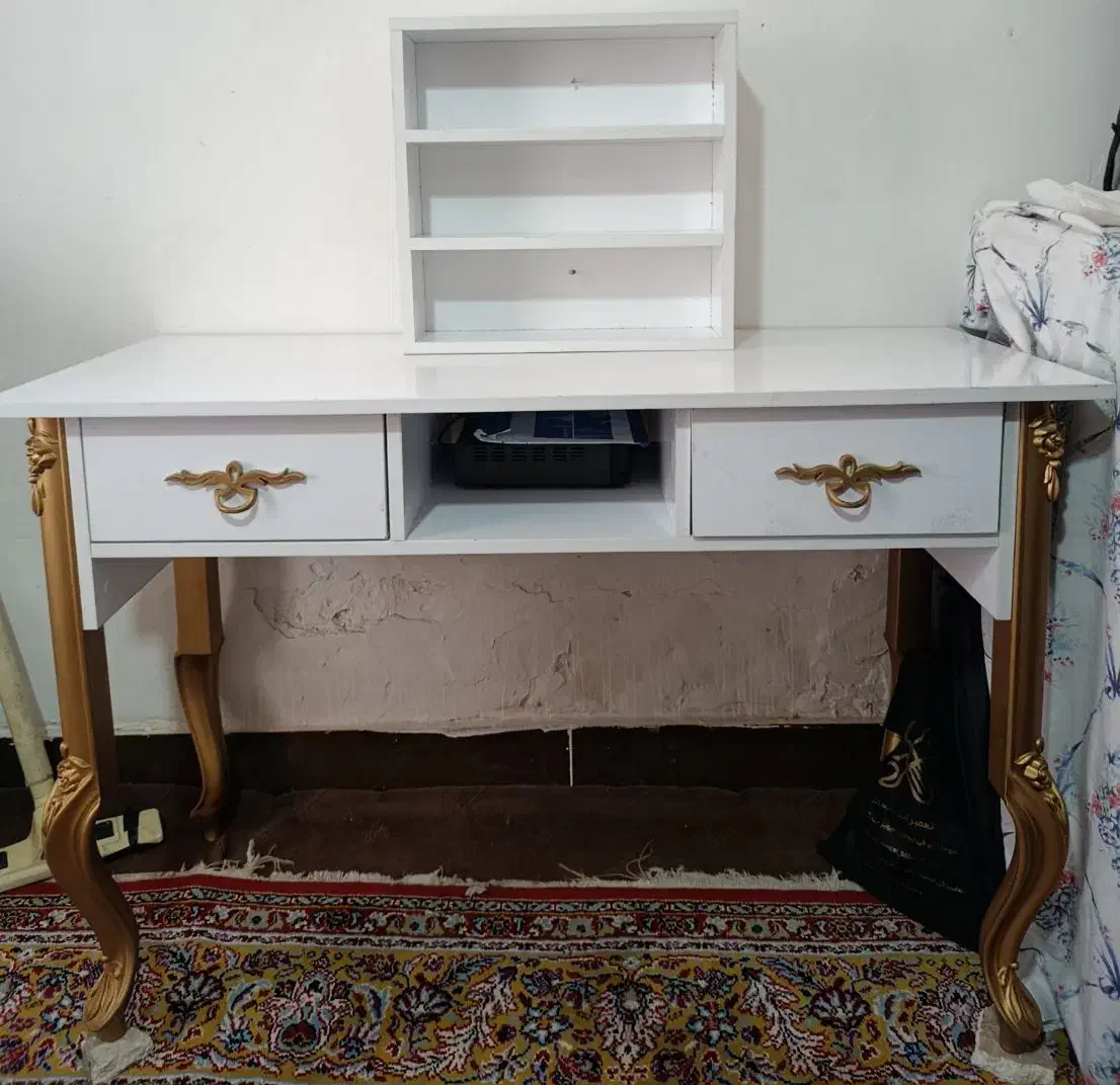 میزناخن|میز تحریر و کامپیوتر|ابریشم, |دیوار