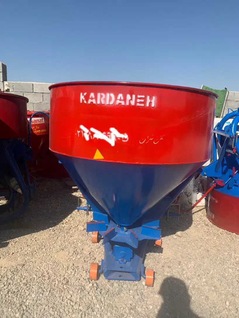 بذرپاش کودپاش تراکتور کاردانه|ماشین‌آلات صنعتی|بیضا, |دیوار