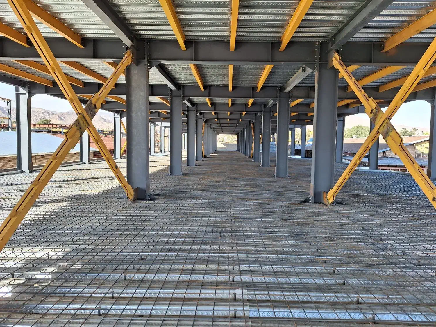 اجرای سقف عرشه فولادی و گل میخ|خدمات پیشه و مهارت|تهران, تهرانپارس شرقی|دیوار