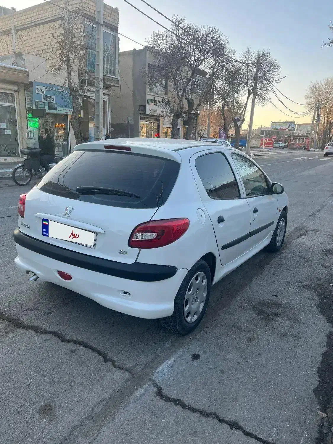 ۲۰۶/سفید|خودرو سواری و وانت|گلپایگان, |دیوار