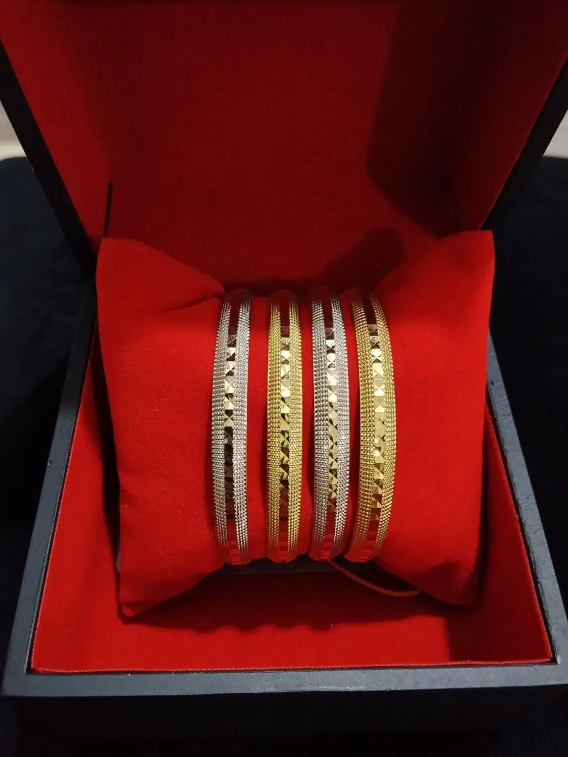 چهار عدد النگو ستاره نو|جواهرات|همدان, |دیوار