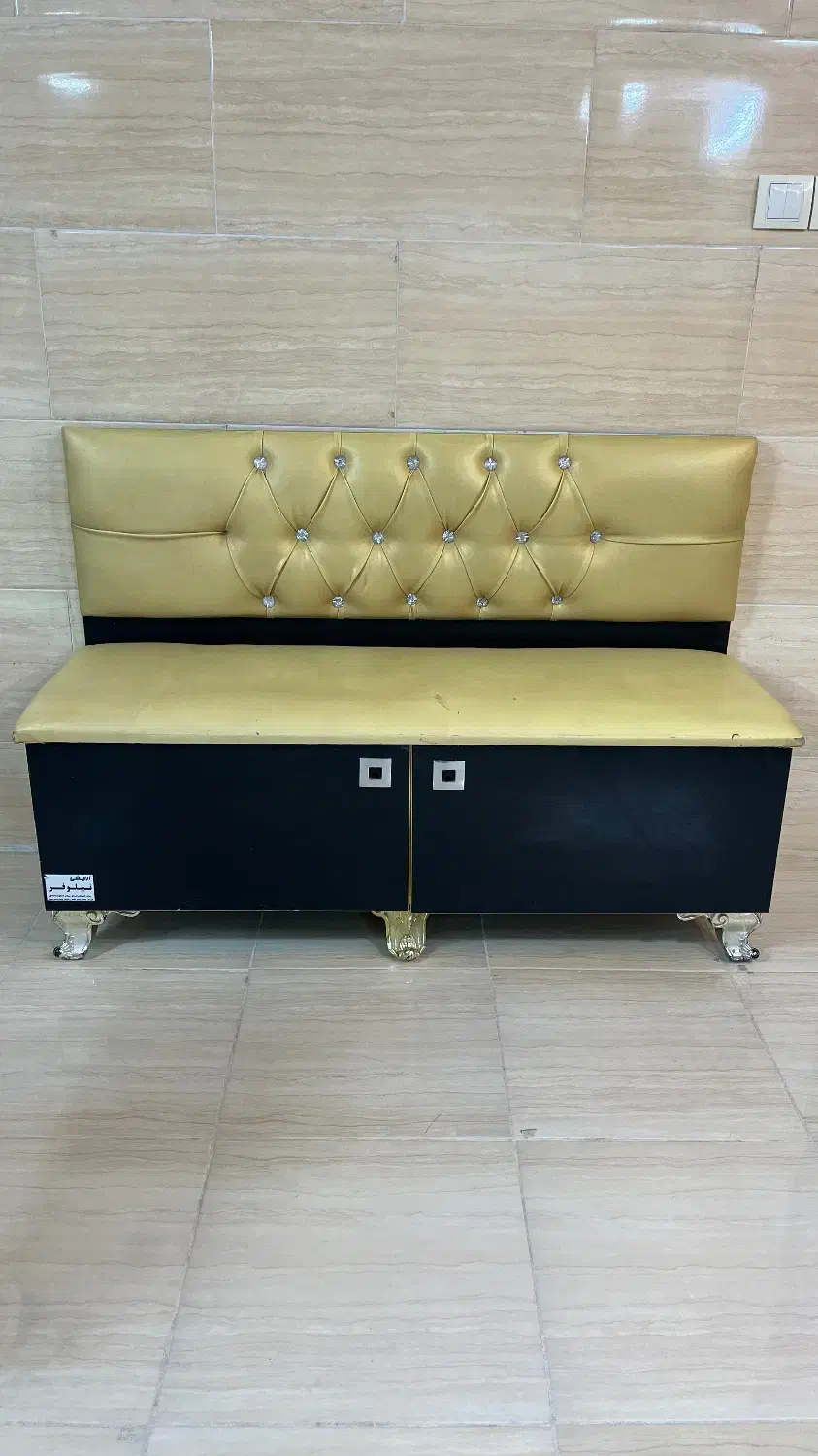 پاف بزرگ کمد دار|صندلی و نیمکت|یزد, |دیوار