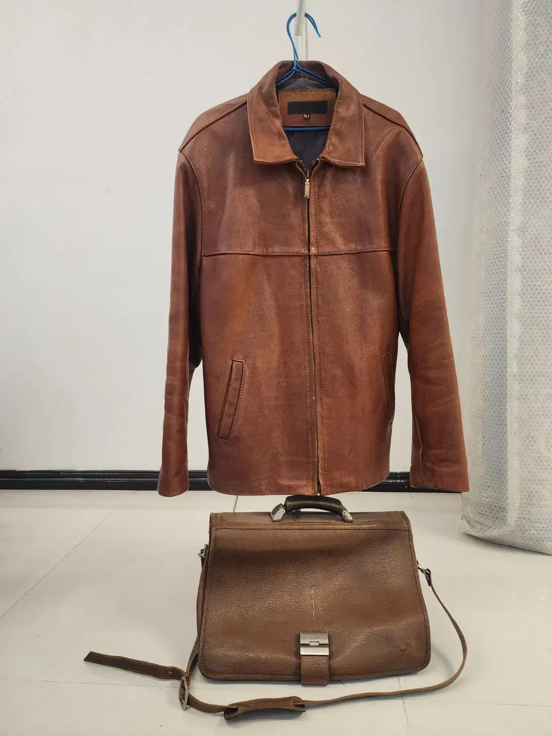 کت و کیف چرم گاوی|کیف، کفش، کمربند|بوشهر, |دیوار