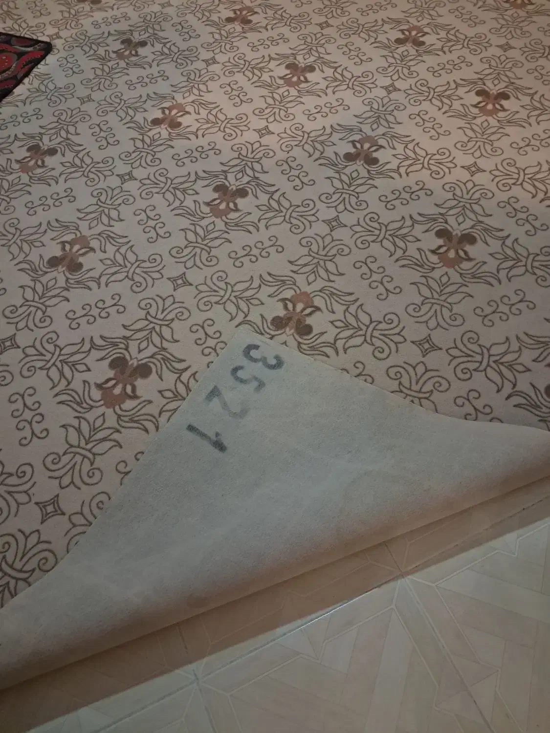 موکت در حد نو|موکت|هشتگرد, هشتگرد قدیم|دیوار