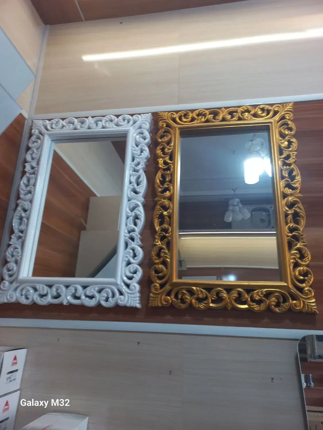 آینه|آینه|قم, زنبیل آباد|دیوار