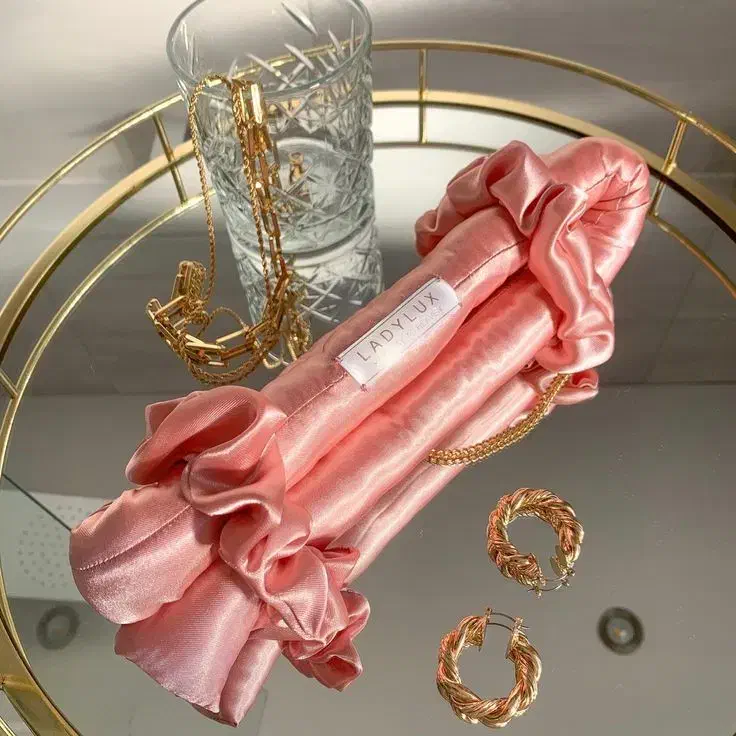 ست مراقبتی مو|لباس|ماکو, |دیوار