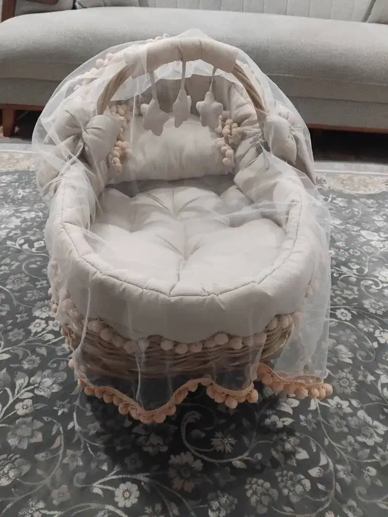 گهواره حصیری|تخت و صندلی بچه|خشکبیجار, |دیوار