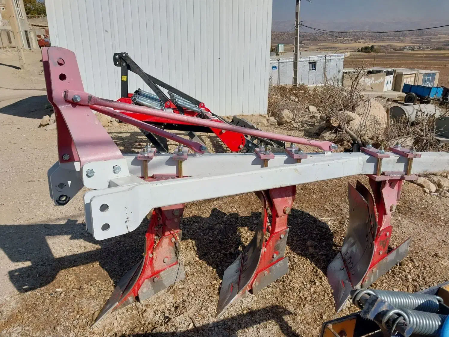 گاو آهن سه خیش|ماشین‌آلات صنعتی|گهواره, |دیوار