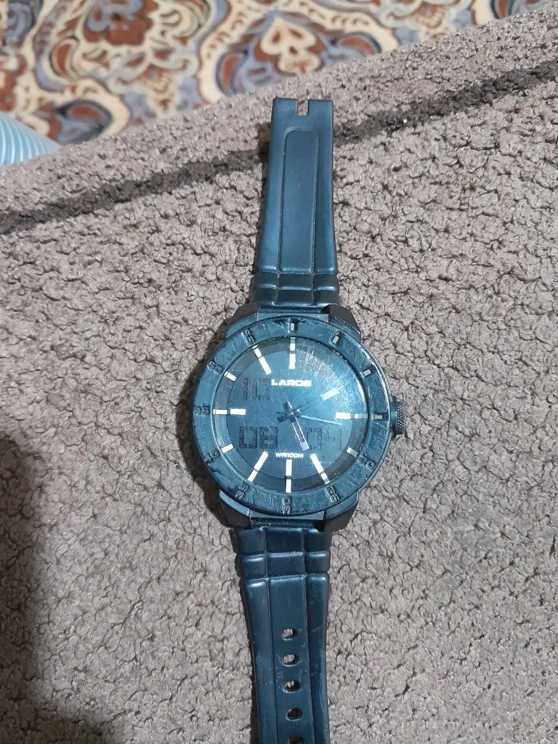 ساعت لاروس|ساعت|نجفآباد, گلدشت|دیوار