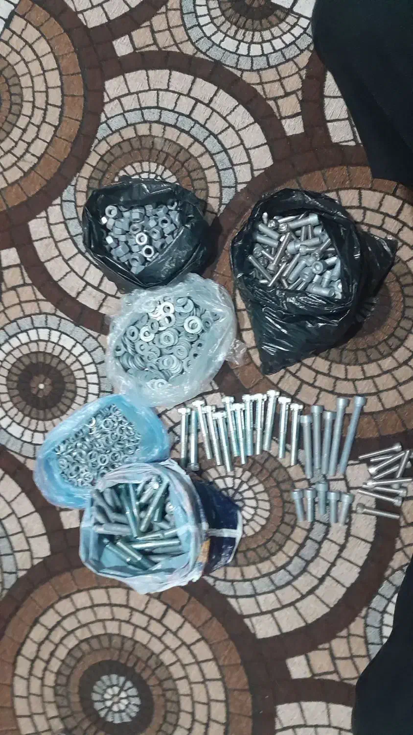 پیچ و مهره|ابزارآلات|شیراز, کوشک میدان|دیوار