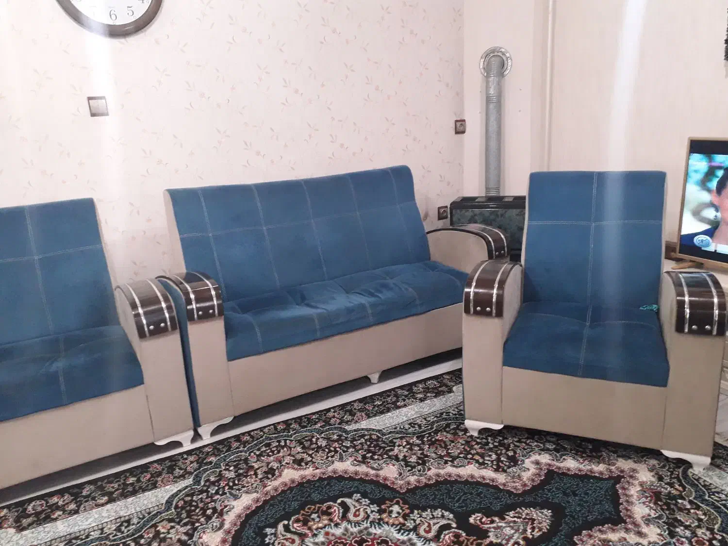 راحتی هفت نفره سالم|مبلمان خانگی و میز عسلی|فومن, |دیوار