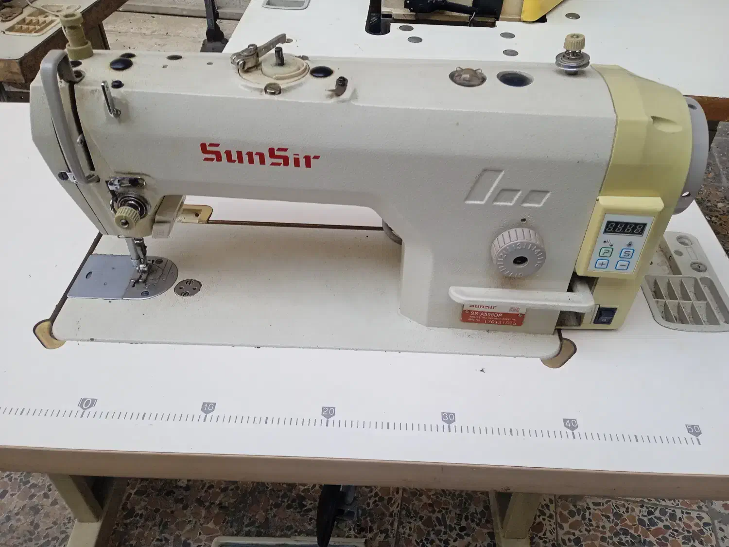 چرخ راسته قیچی عمود|لوازم خیاطی و بافتنی|رشت, استادسرا|دیوار