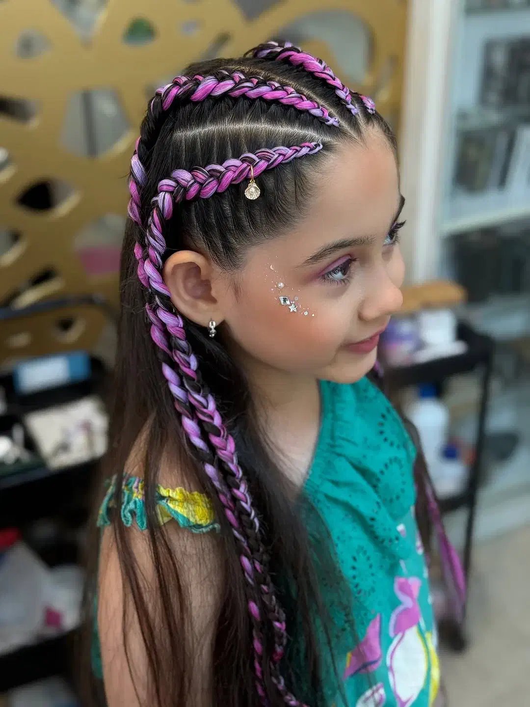 چرخشی ارائه خدمات بافت مو - شنیون - کاشت مژه|خدمات آرایشگری و زیبایی|کارون, |دیوار