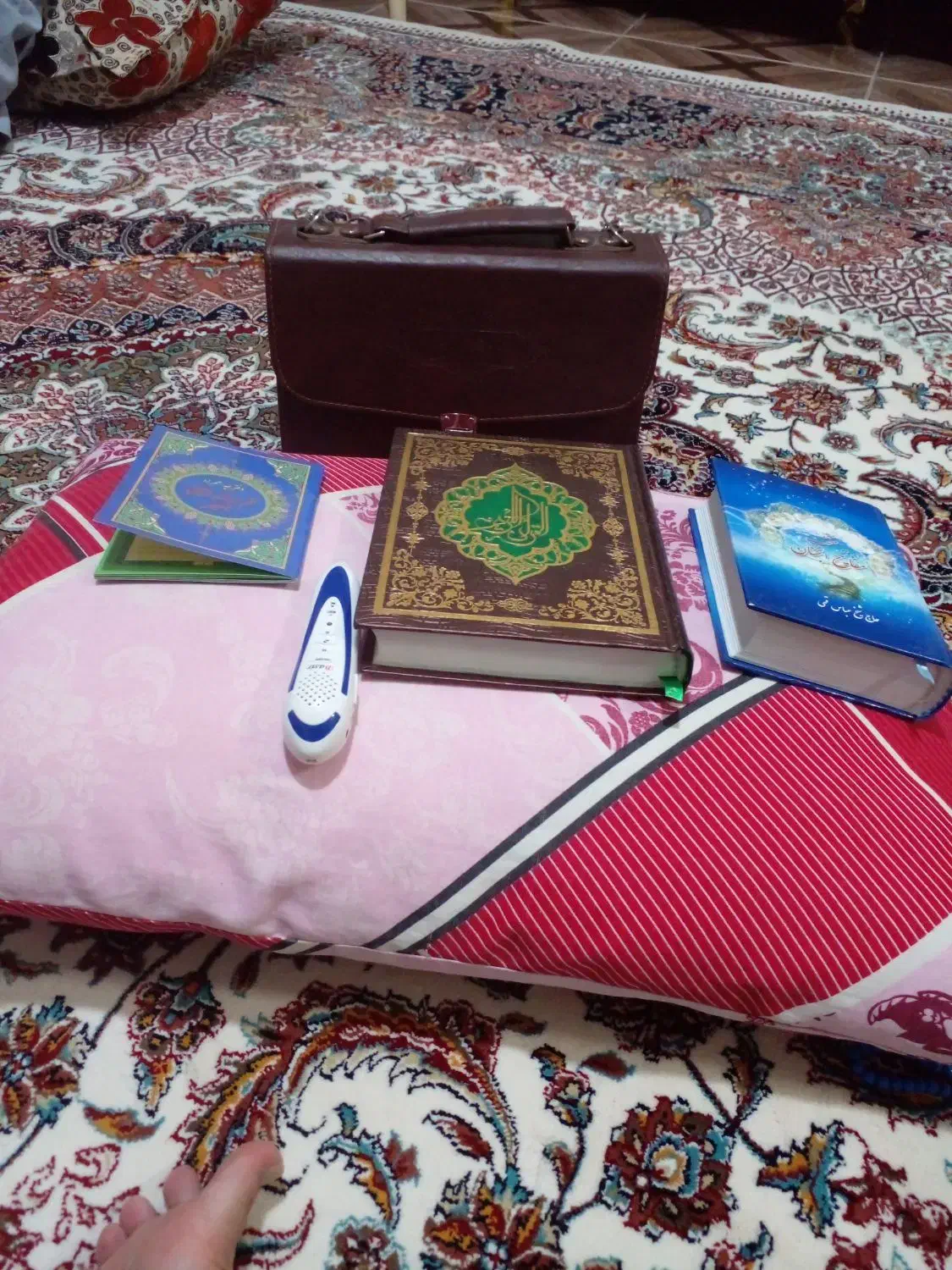 قلم قرآن همراه باقران کتاب مفاتج الجنان وکیف|کتاب و مجله مذهبی|تربت جام, شهرک آزادگان|دیوار