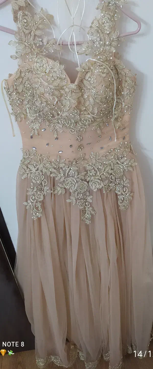 لباس مجلسی|لباس|لنجان, |دیوار