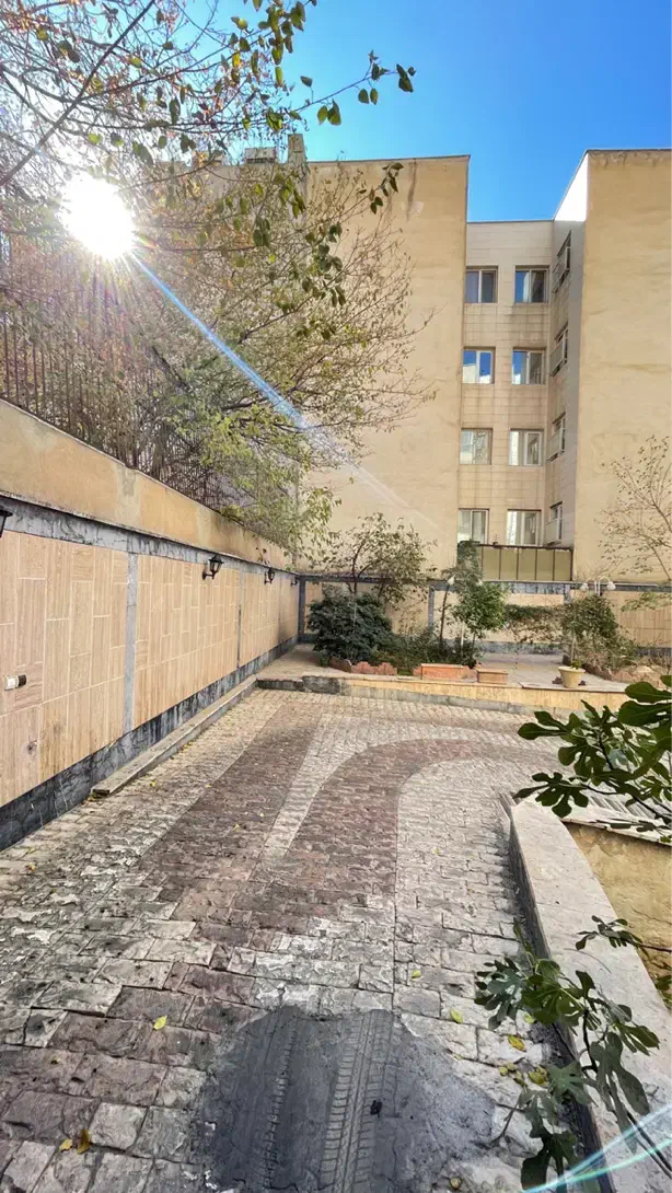 ۱۲۰متر همیلا/۲خواب بزرگ/سالن سه جهت پرده خور